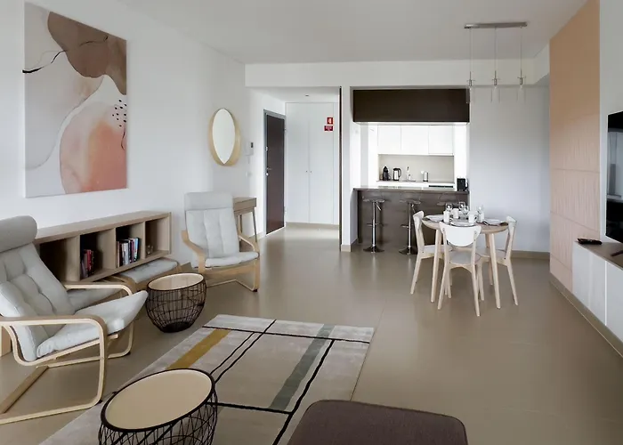 стильный т2 דירה קווארטיירה